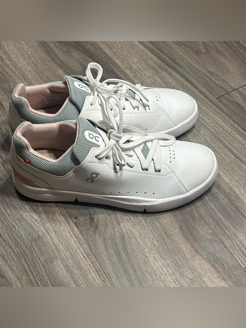 On Running Women's White Sneakers with Light Pink Lining - Picture 11 of 16